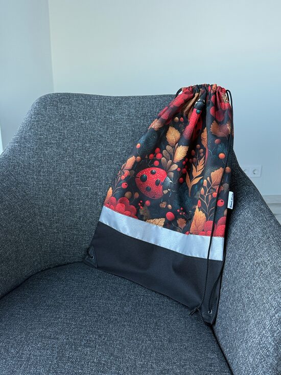 Apavu/sporta maisiņš "Mārīte" zelta krāsas lapās